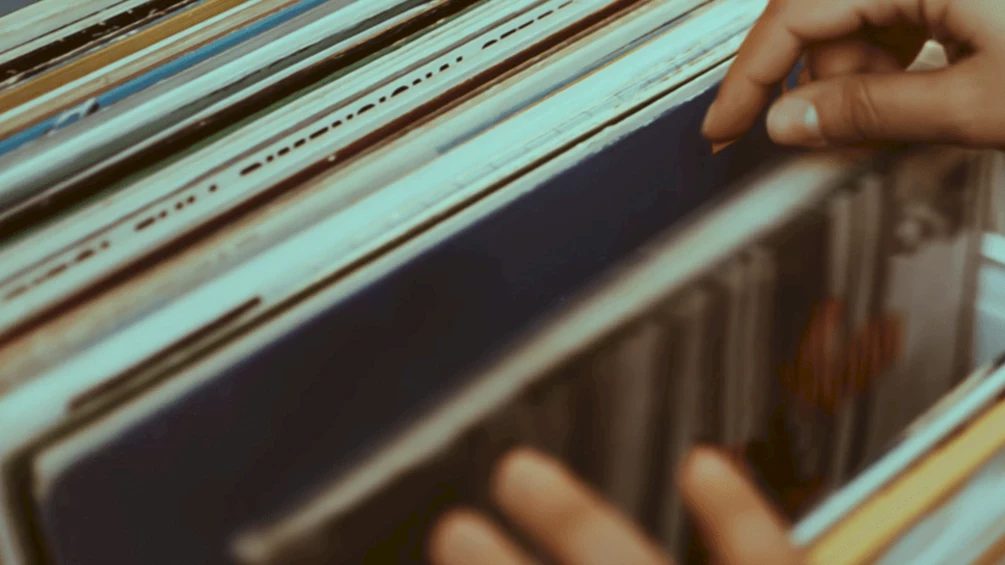 Vinyl sales growth outperformed by CDs in the US during first half of 2026