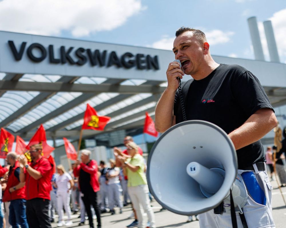 VW workers protest as board weighs 100,000 job cuts and plant closures
