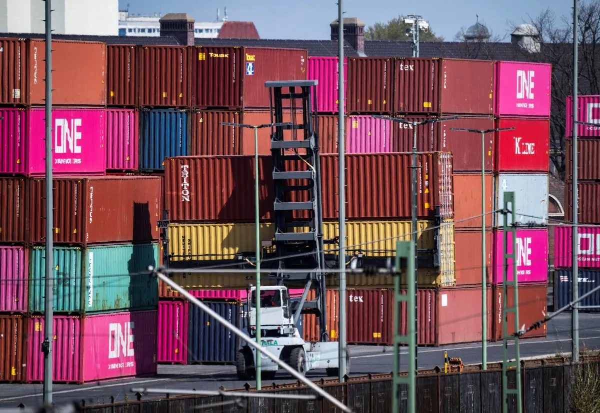 German economy grows slightly despite Mideast war