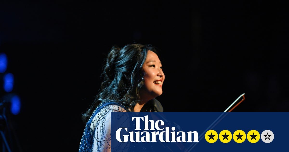 BBCPhil/Storgårds / Park & Jupiter Ensemble reviews – stylish Strauss and lyrical Sibelius … and a lutenist’s singalong