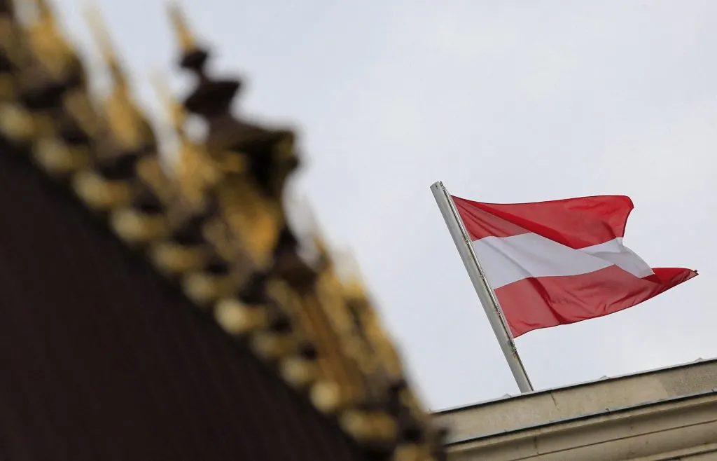 Majority of foreign residents in Austria want citizenship, survey finds