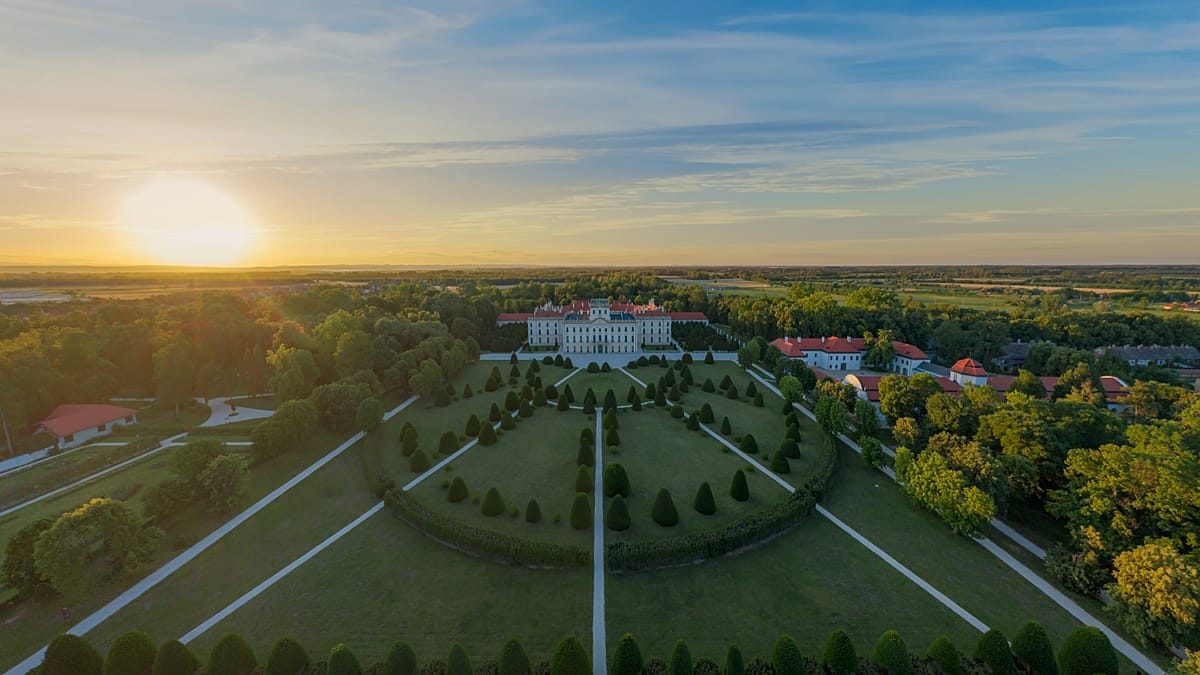 Heading to Hungary? Here are 5 of its most beautiful countryside castles and palaces