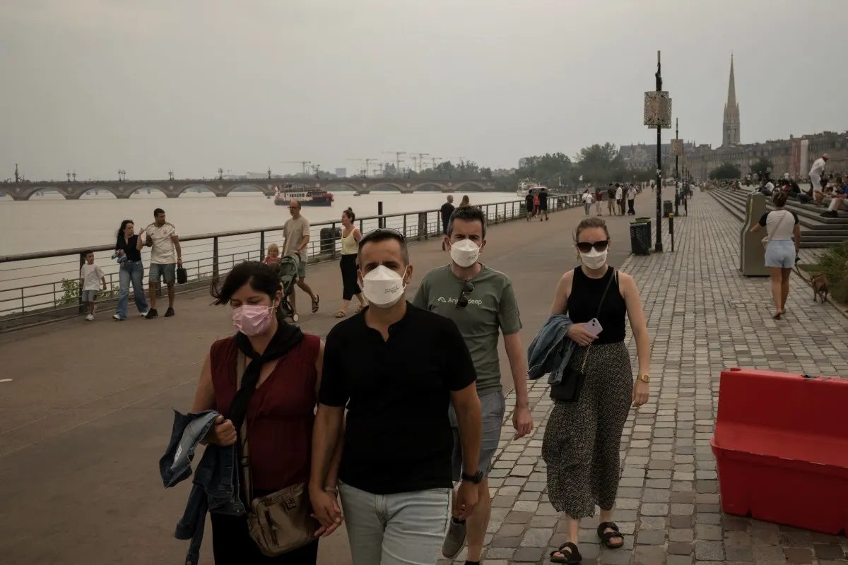 What can you do to protect yourself from smoke during France's wildfires?