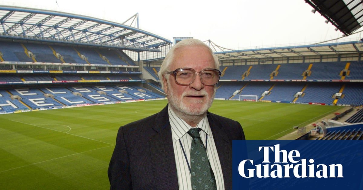 Chelsea tycoon Ken Bates, who sold to Abramovich, dies at 94