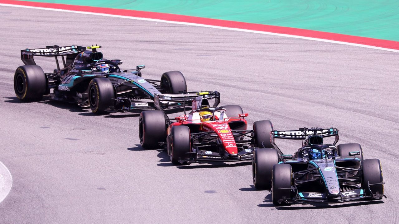 Mercedes duo to 'race each other differently' amid Hamilton threat