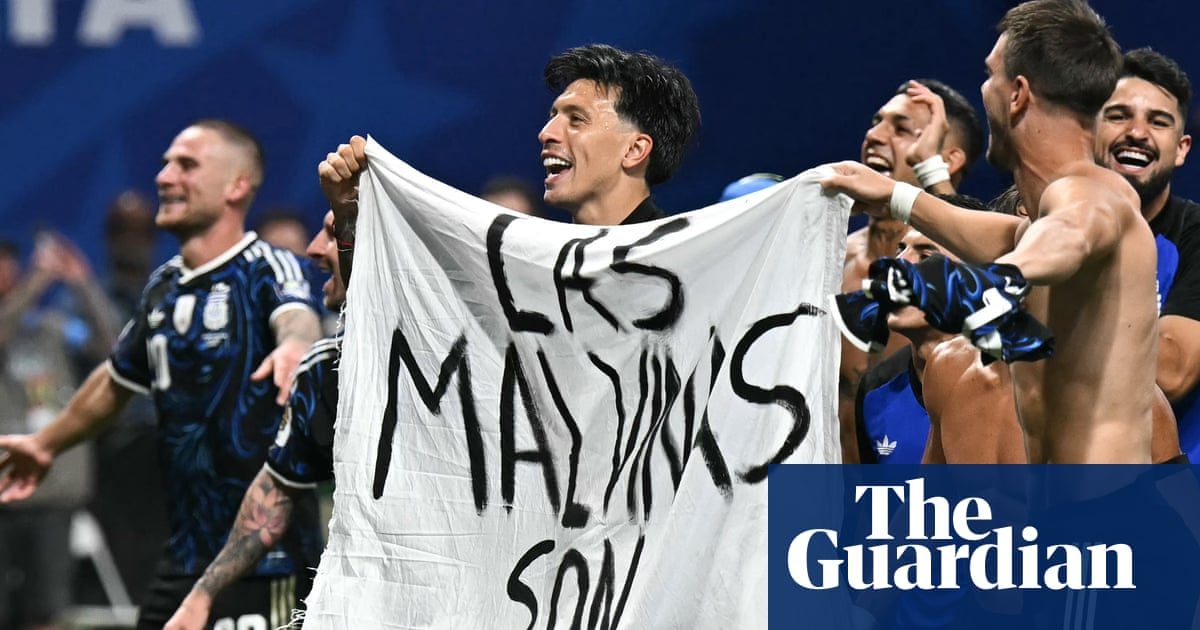 Argentina to face Spain in World Cup final after Falklands banner row