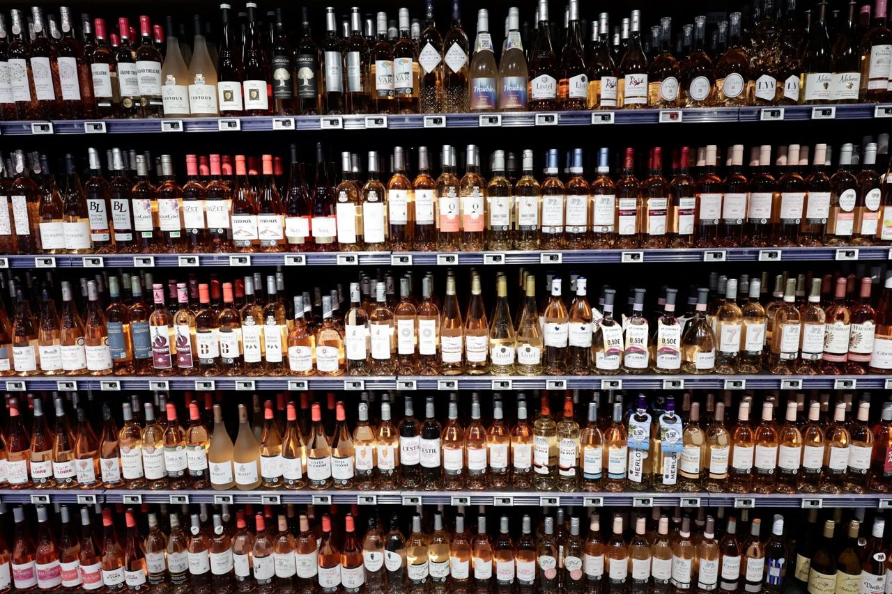Rosé, sparkling and non-alcoholic: The best French wines to enjoy this summer