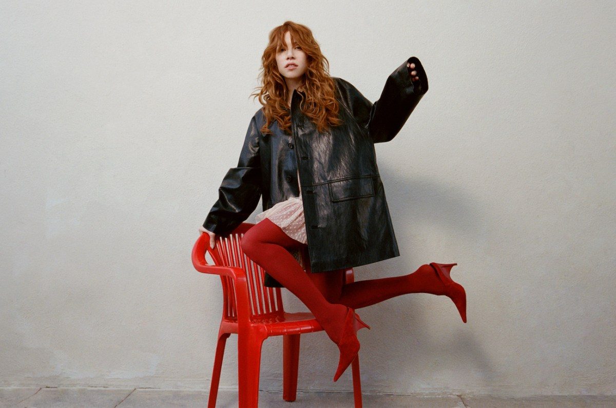 Carly Rae Jepsen – “On Wires”