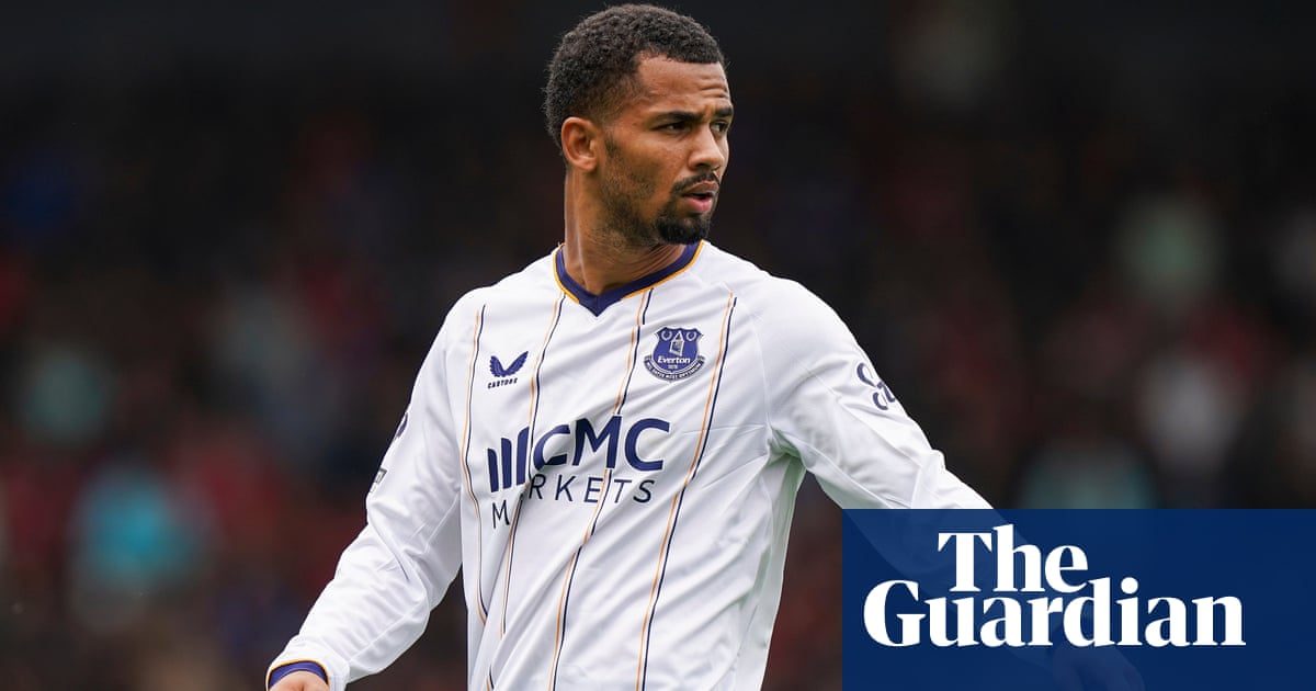 Manchester City pursue £65m Ndiaye transfer and open Fernández talks