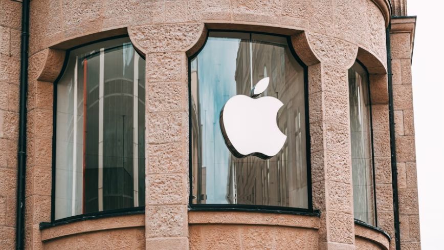 Apple skips its high-end M6 chips for an AI-first M7