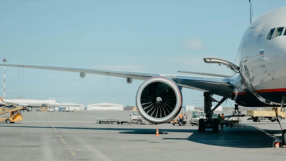 This is how to get cheap last-minute flights, according to Skyscanner