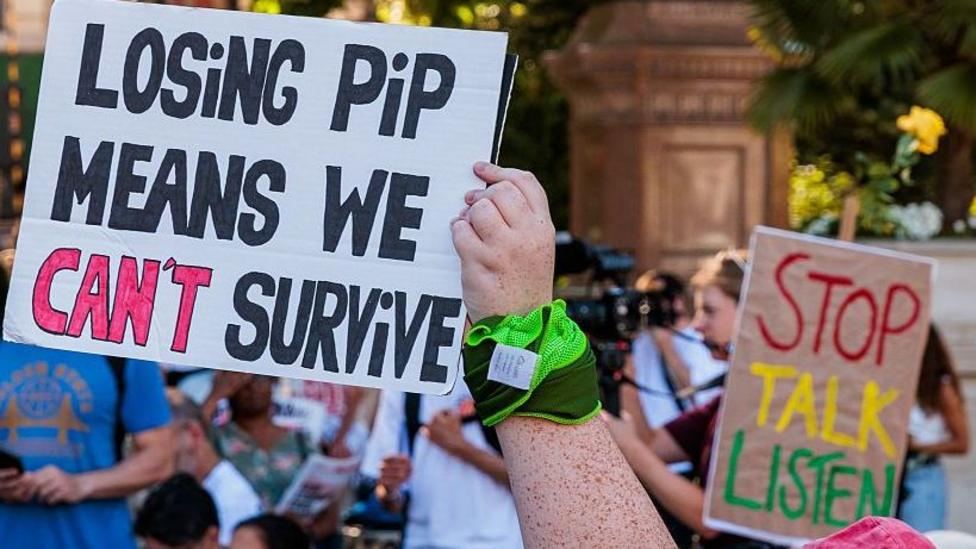 Support for disability benefits 'remarkably strong' report finds
