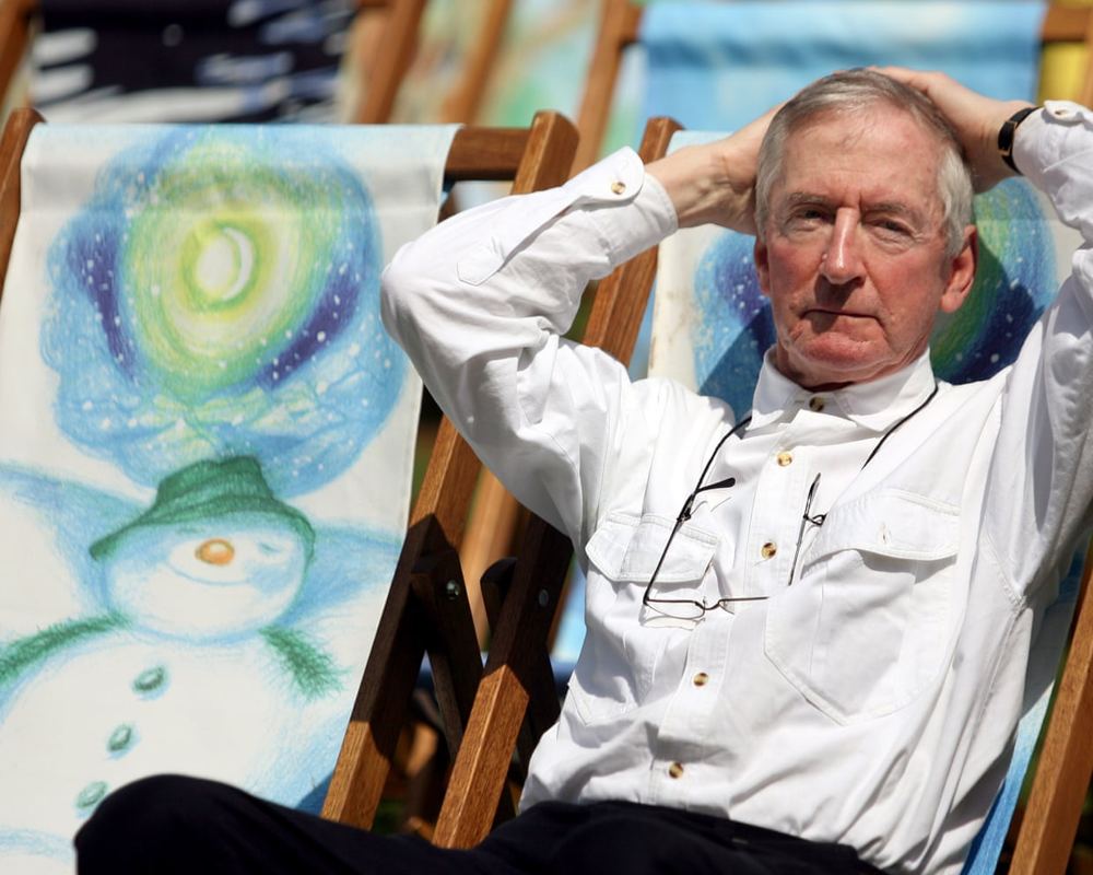 Raymond Briggs's 1,000-book library goes on sale at Oxfam