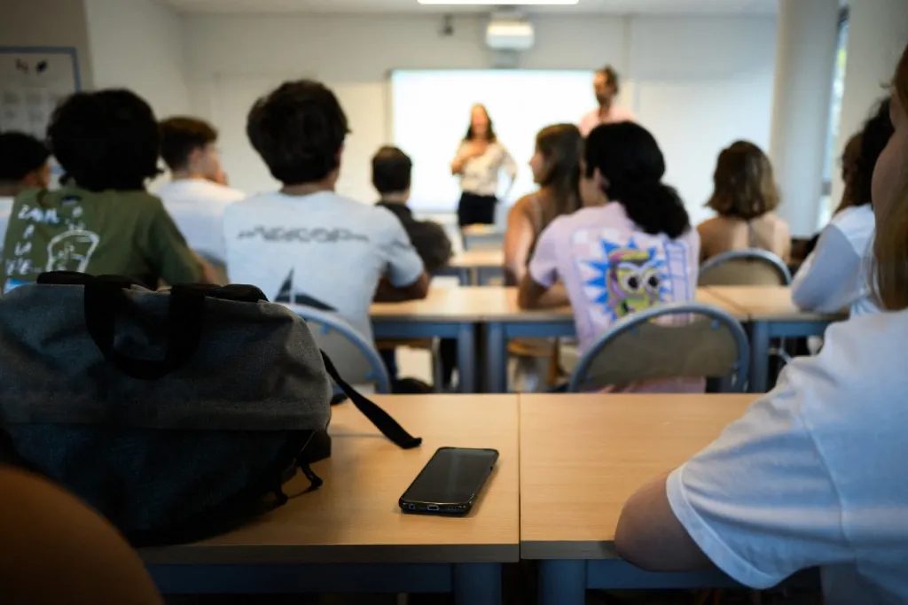 What financial help can families get for school costs in Austria in 2026?
