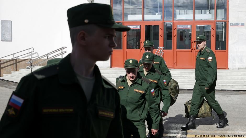Putin rejects mobilization rumors, many Russians unconvinced
