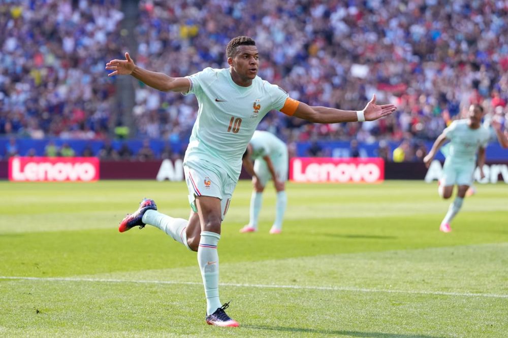 Mbappé sends France into World Cup semi-finals