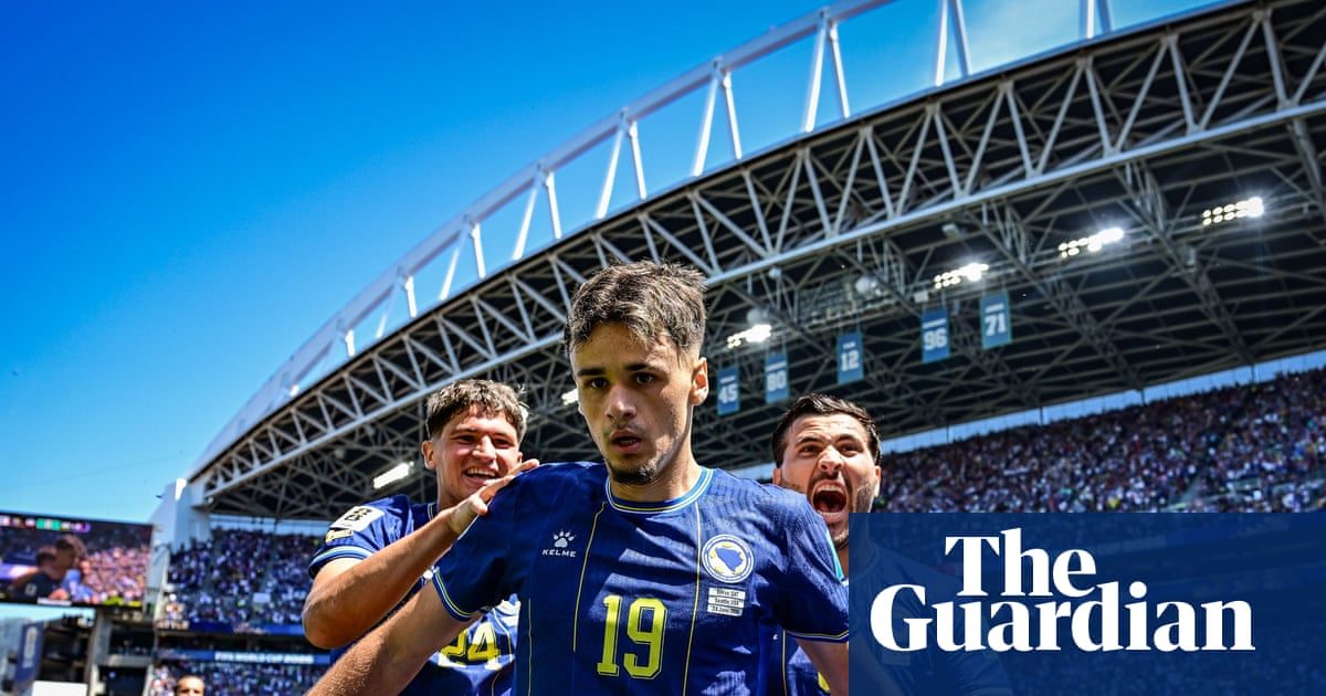 Alajbegovic fires Bosnia and Herzegovina to verge of knockout stage with win over Qatar