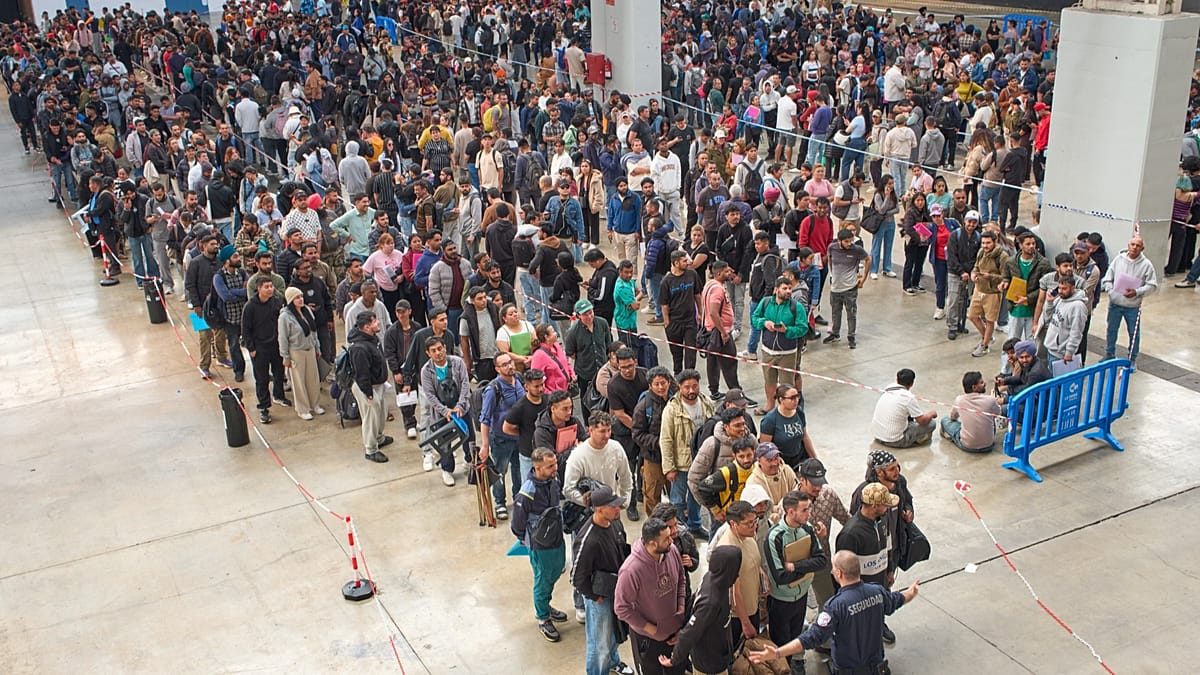 Almost 1.2 million apply for Spain's migrant regularisation scheme, official figures show