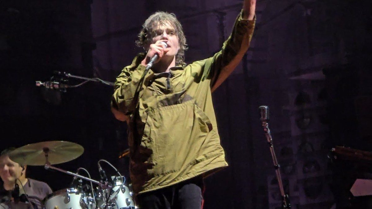 My Chemical Romance Perform “Ambulance” Live For The First Time
