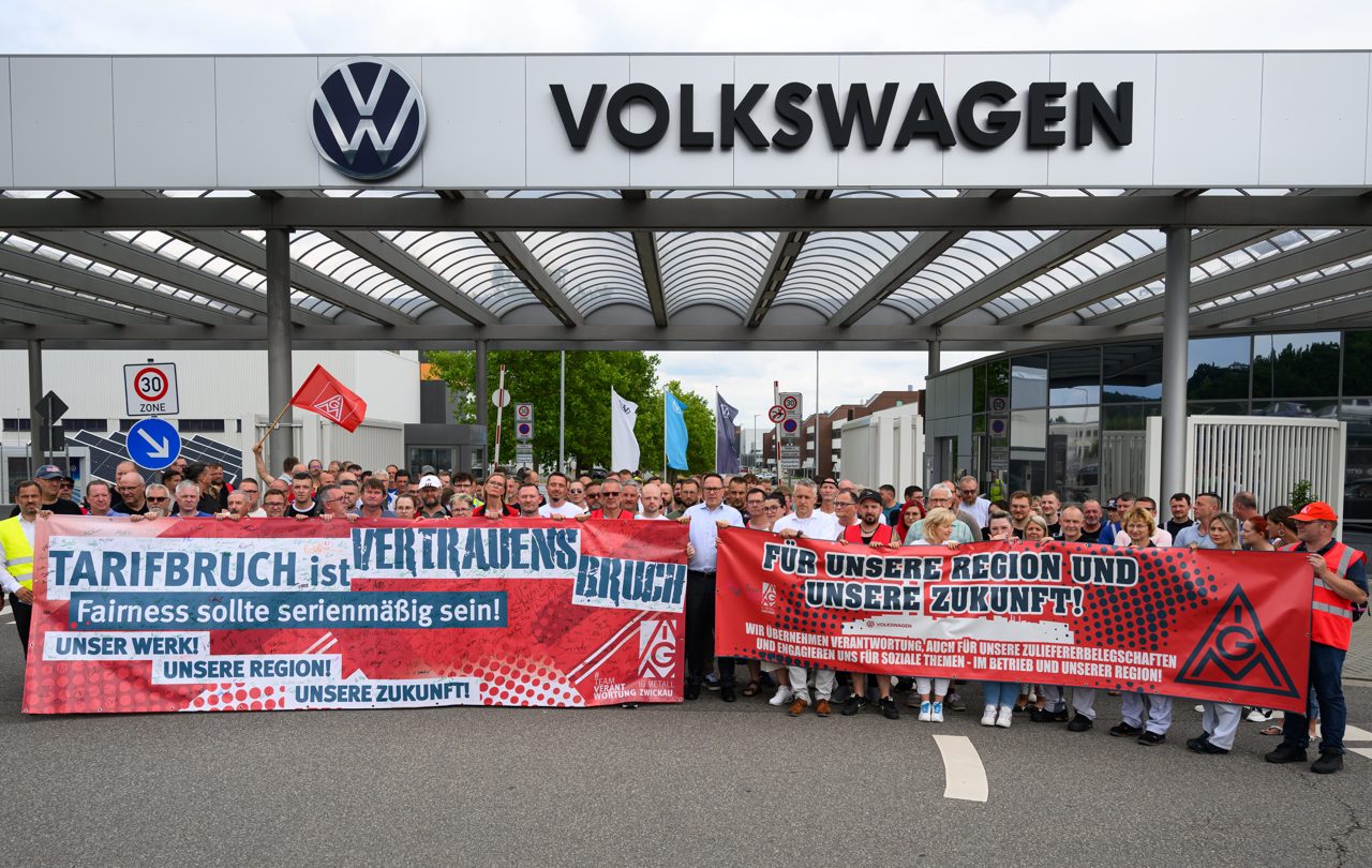 Volkswagen braces for boardroom showdown over historic cost-cutting plan