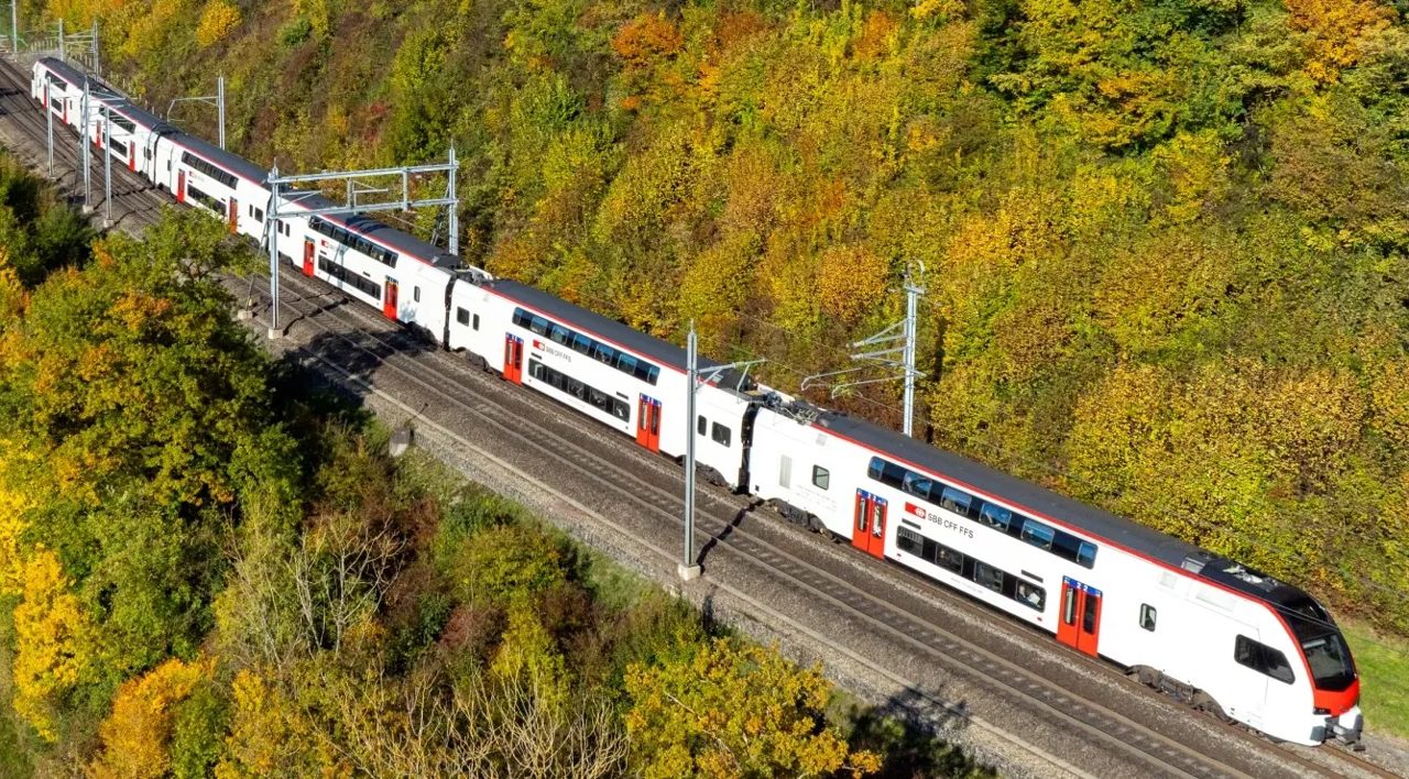 Swiss government backs English-language announcements on trains