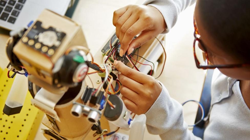 Schools to offer technical subjects to pupils from age 14 in England, Burnham says