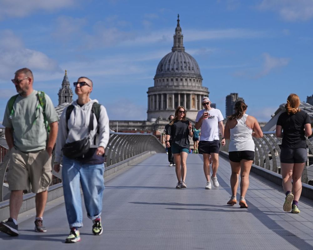 London crime drop targets tourist economy amid online backlash