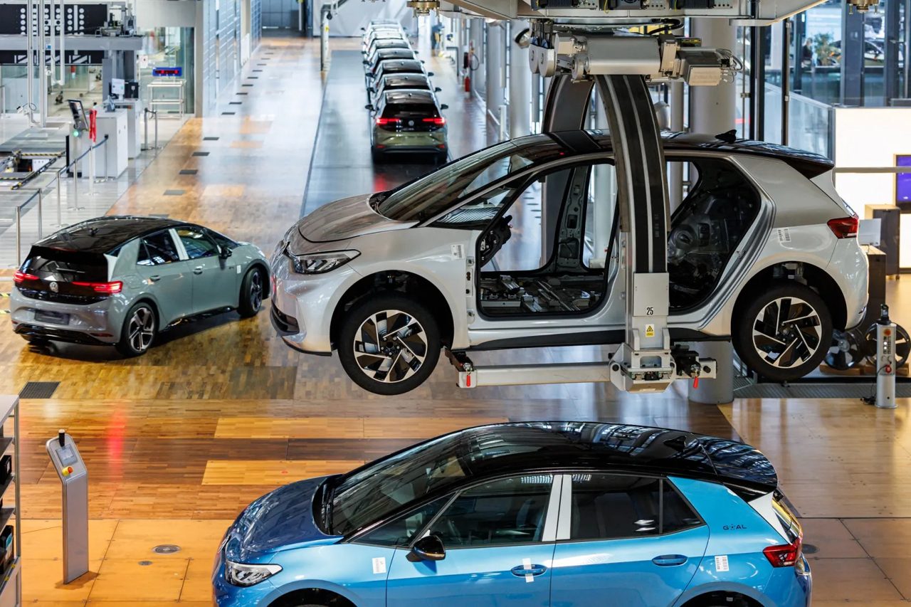 Car crisis takes toll on Germany's young engineers