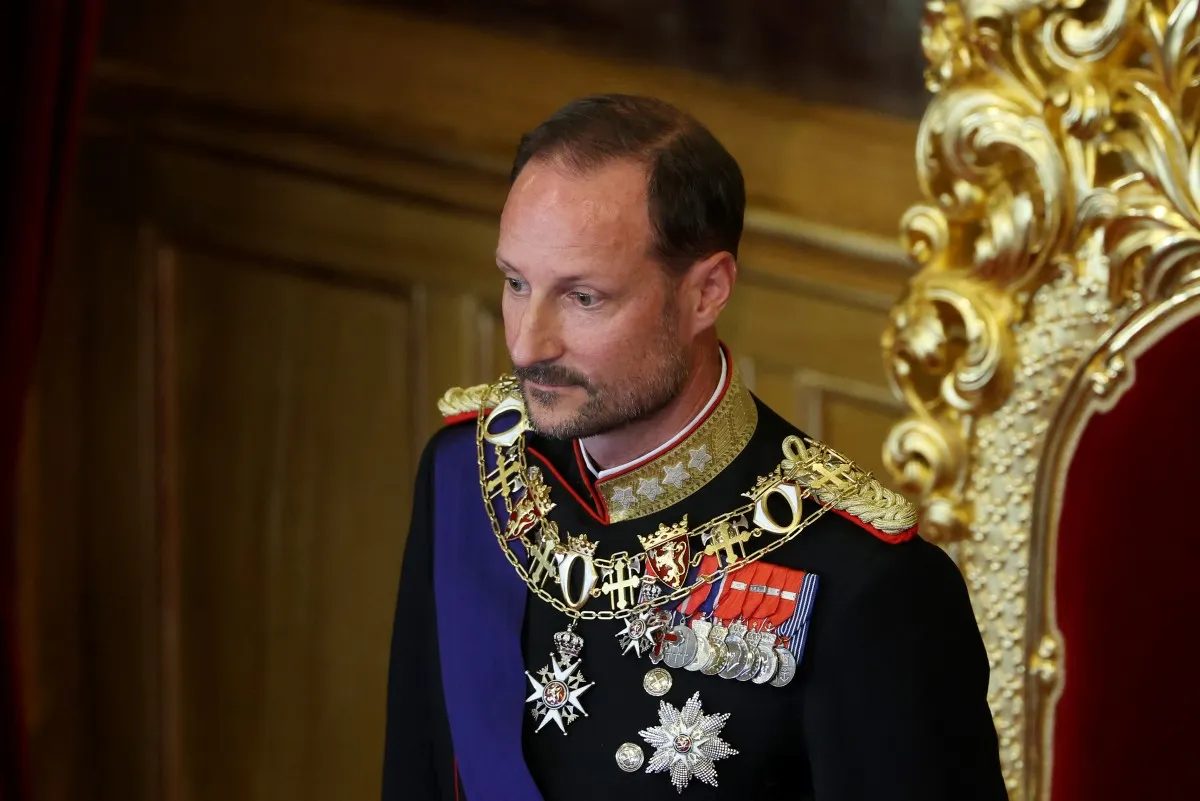 Norway's King Haakon VIII swears allegiance to the Constitution