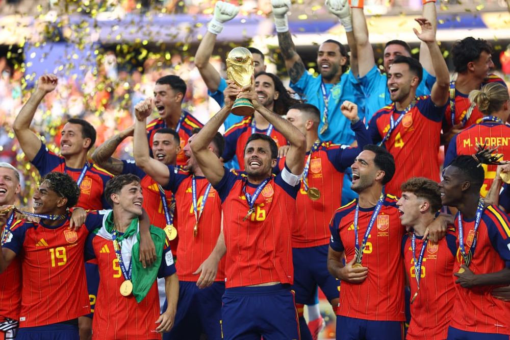 Spain claim second World Cup as discipline outshines bloated spectacle