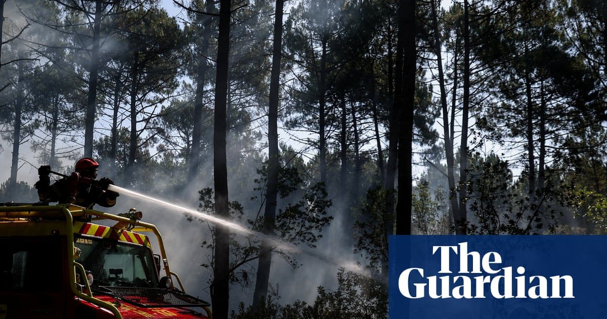 Almost 4,000 people evacuated from tourist sites near Bordeaux as wildfires rage in France and Spain