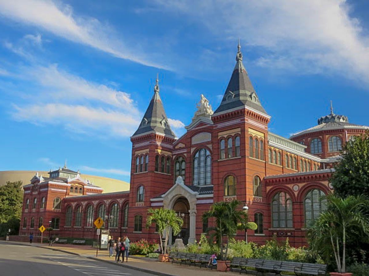 Smithsonian races to finalise site for national Latino museum