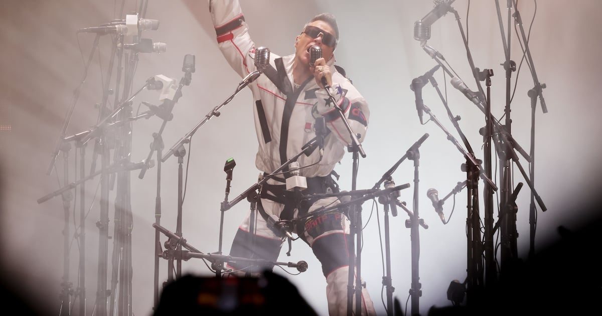 Robbie Williams to play in Ireland during summer 2027