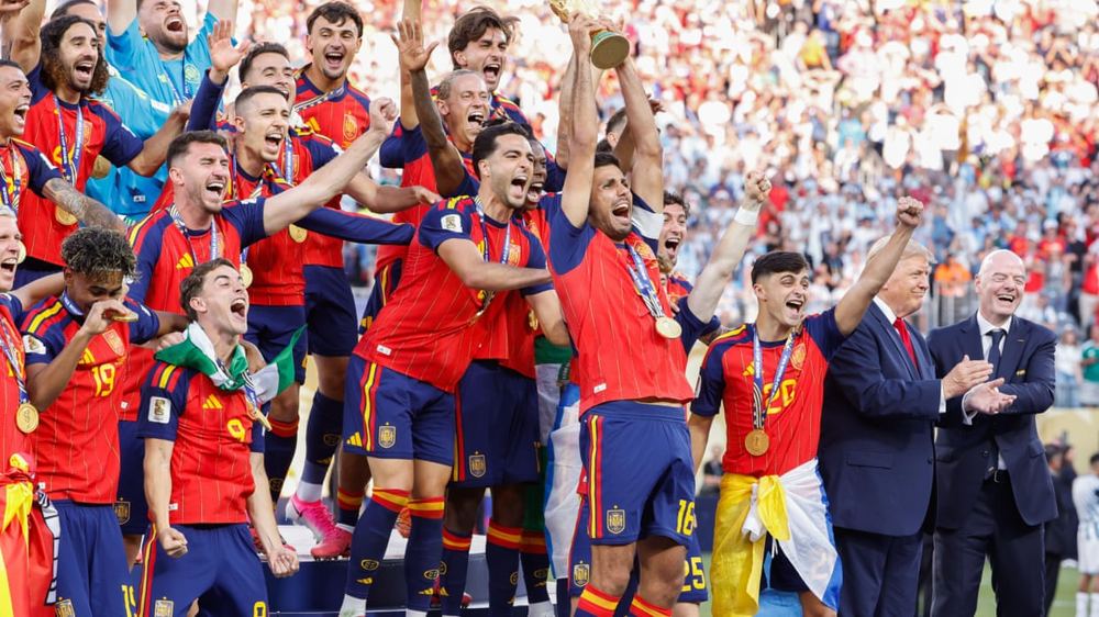 Trump and Infantino booed during Spain's World Cup trophy presentation