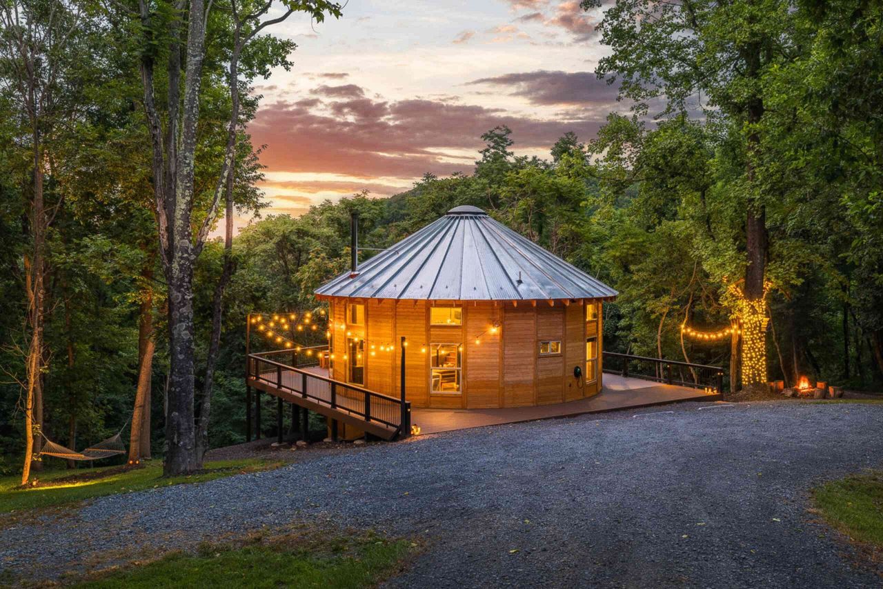 The Best Places to Stay Near Shenandoah National Park for Blue Ridge Mountain Views and Appalachian Trail Activities