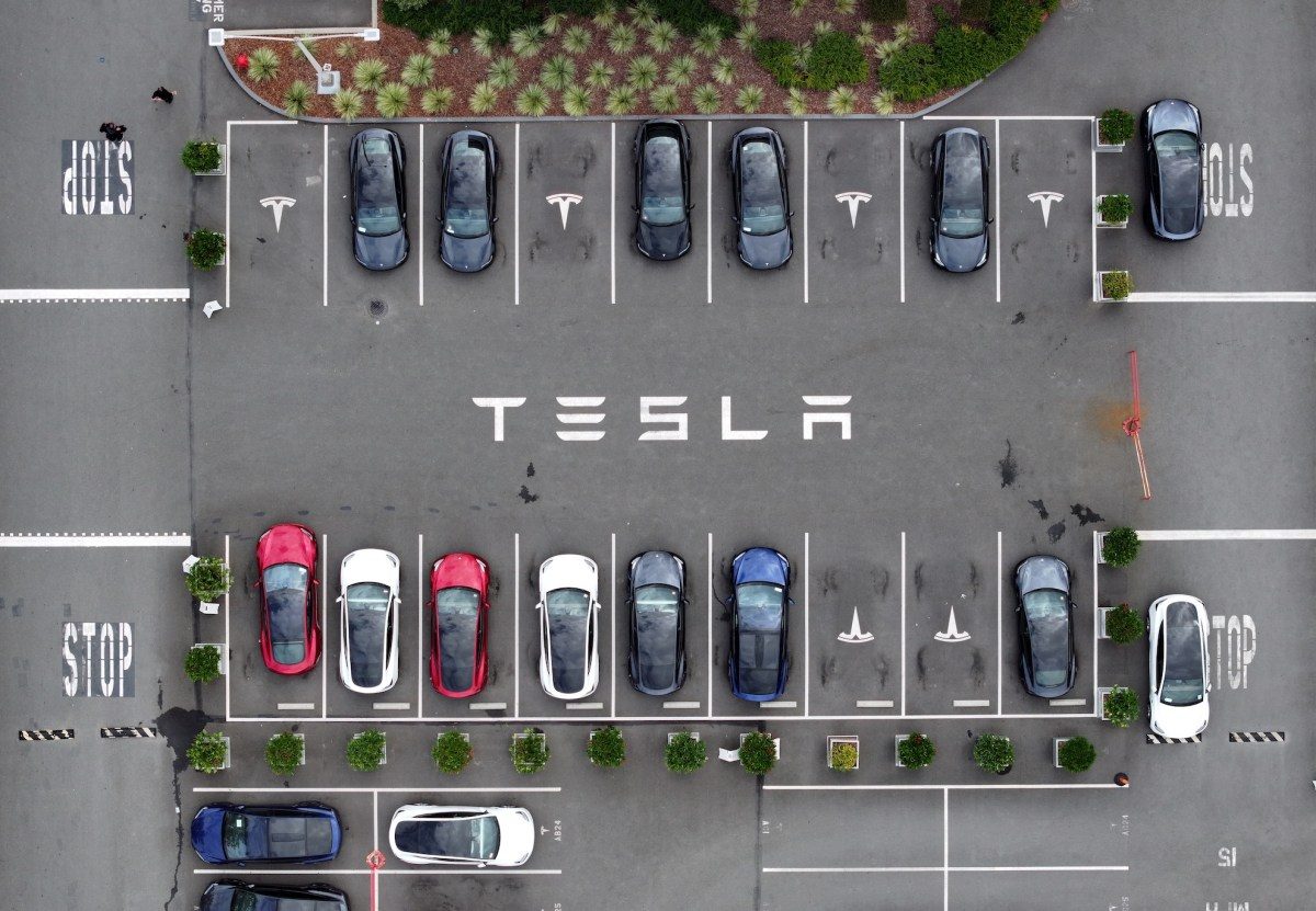 Tesla settles FSD crash lawsuit as federal investigations continue