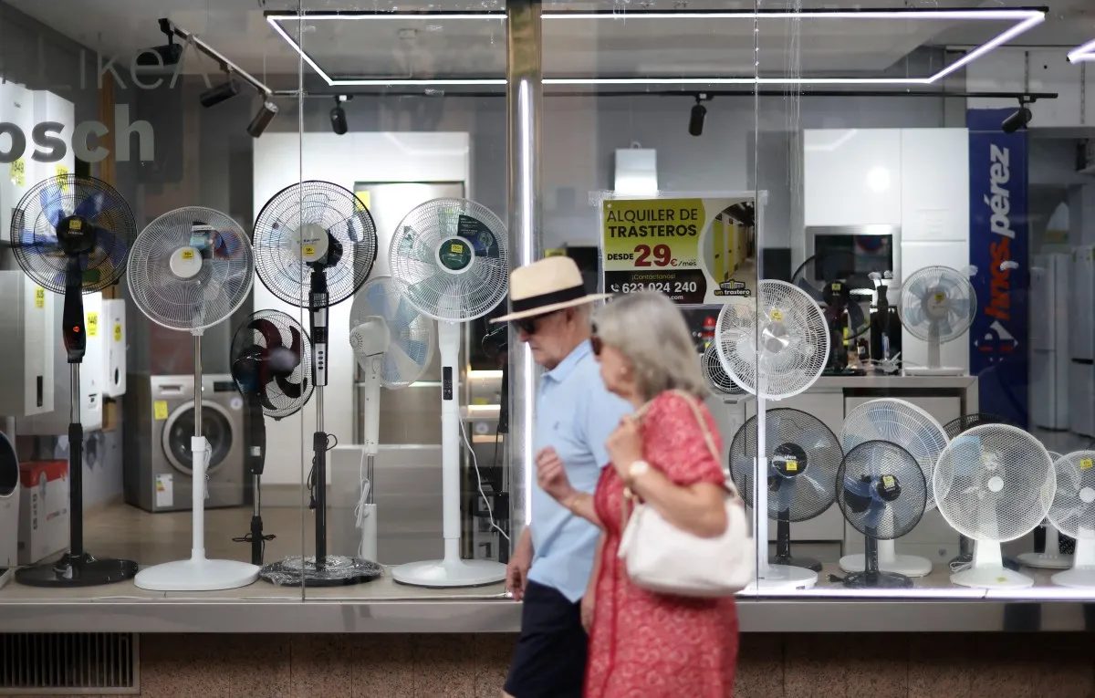 LATEST: More than 100 million Europeans suffer in temperatures above 35C