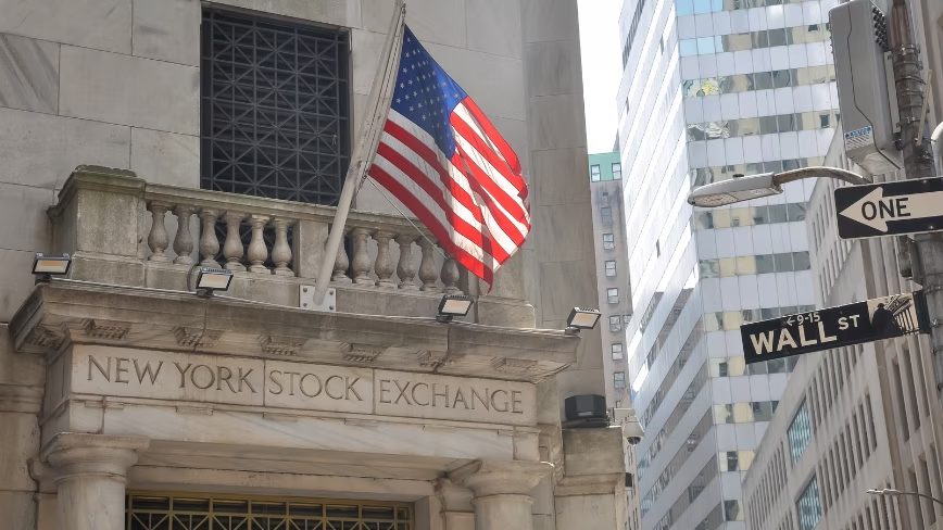 Wall Street banks book record fees on AI infrastructure boom