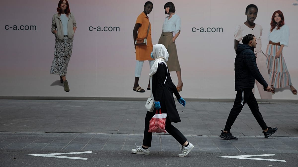Cost of pay gap in the EU: Women earn €3,900 less than men a year