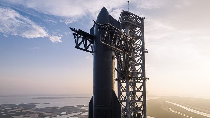 SpaceX’s Starship reaches orbit for the first time, then returns early