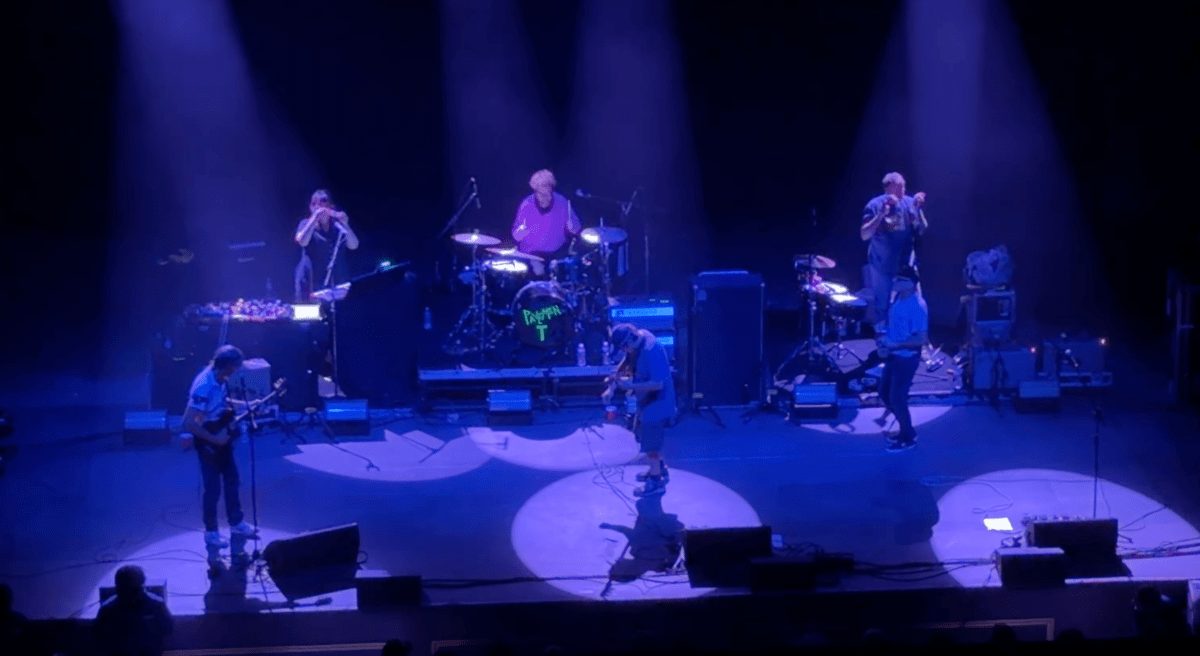 Pavement Play “Greenlander” For The First Time In 34 Years