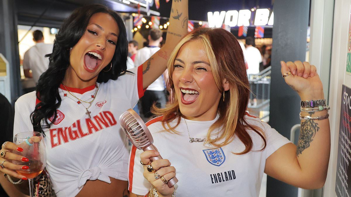 Excited England fans pack out pubs across the country ahead of the Three Lions' World Cup quarter-final against Norway in Miami