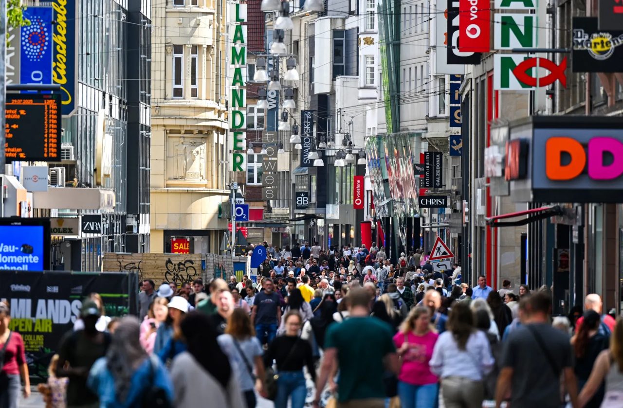Your views: Is Germany's Sunday shopping ban an outdated tradition or a chance for calm?