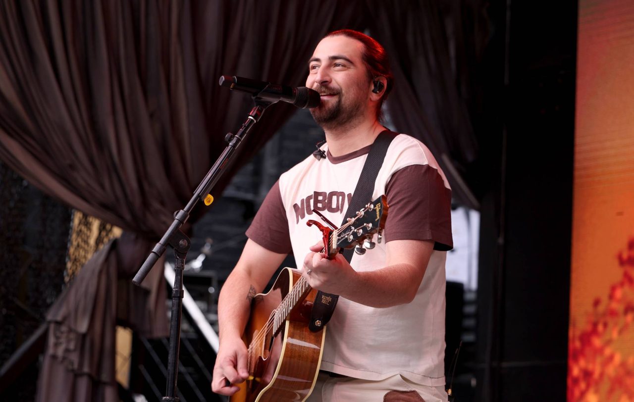 Noah Kahan asks fans to stop stealing road sign in his home town