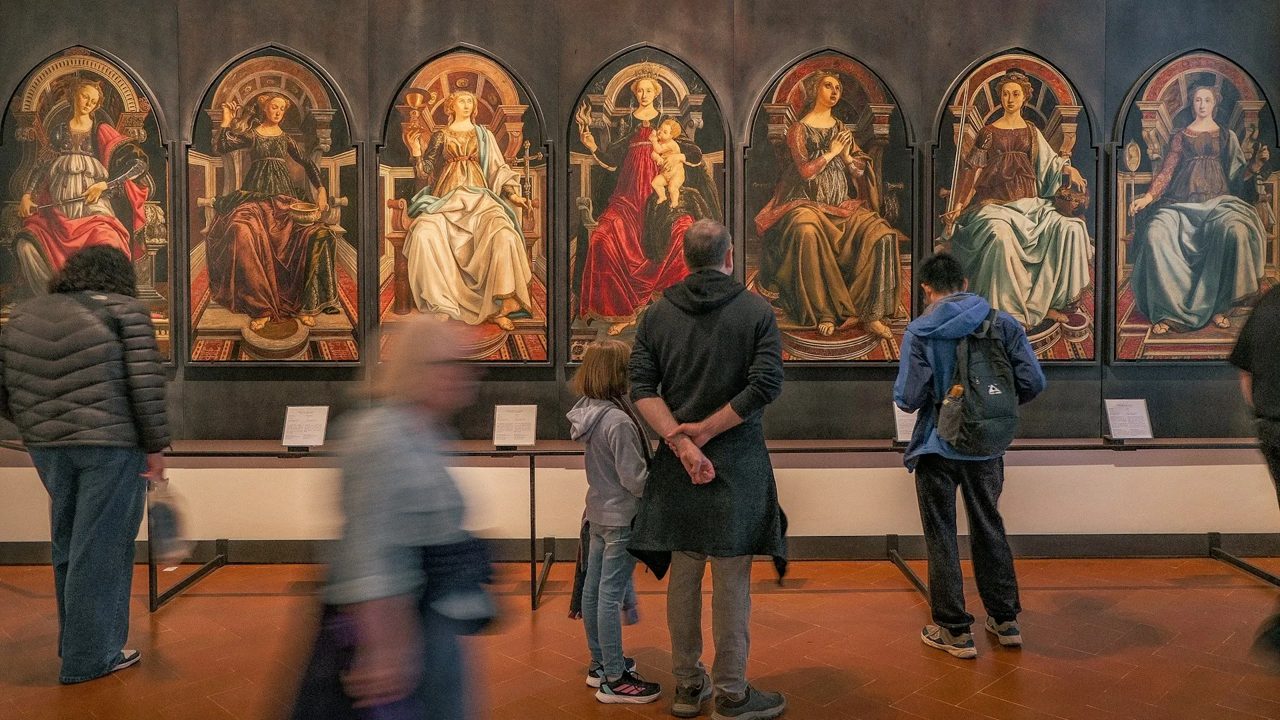 'Like an oven': Should you visit Florence's Uffizi this weekend?