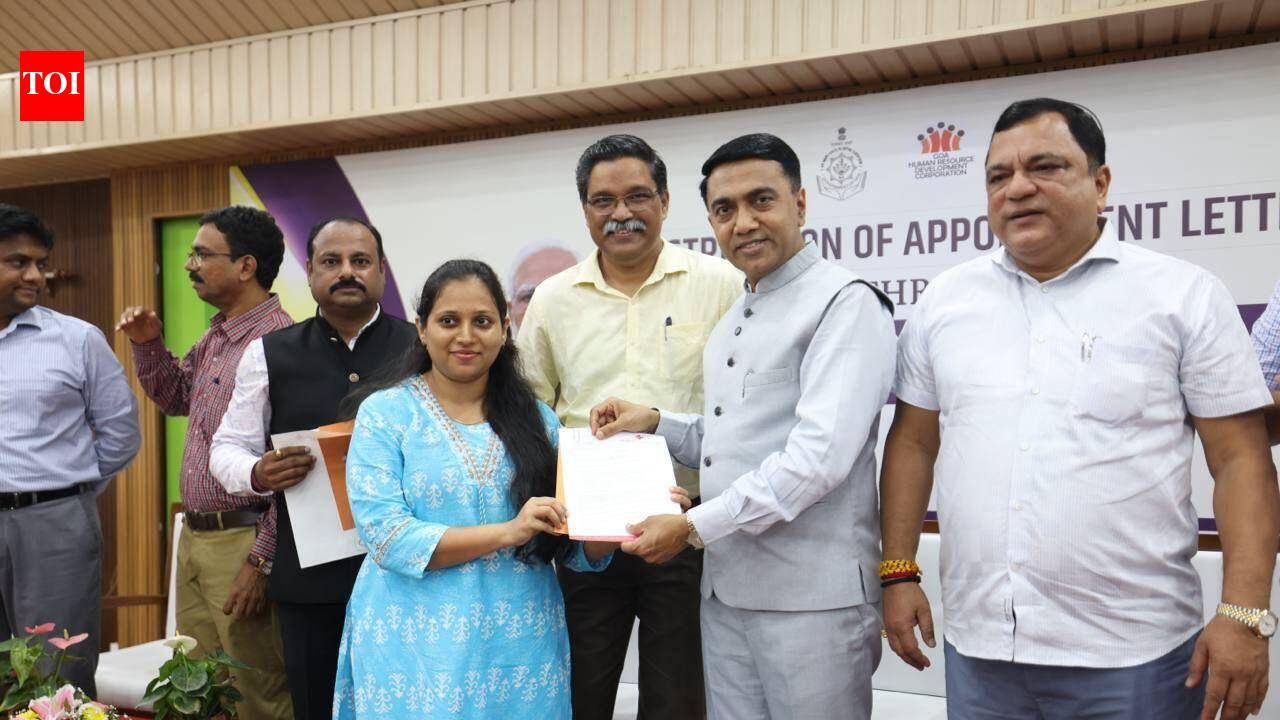 Show commitment to jobs, stop taking leave for every small festival: CM