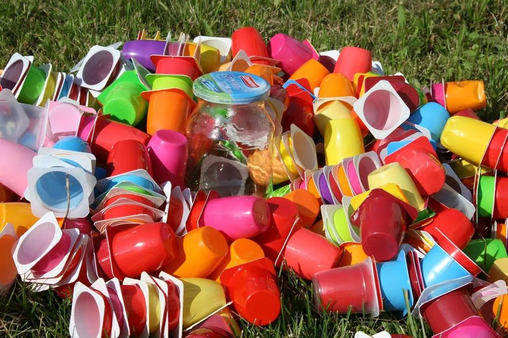 Swiss retailers face mandatory plastic packaging take-back rules by 2031