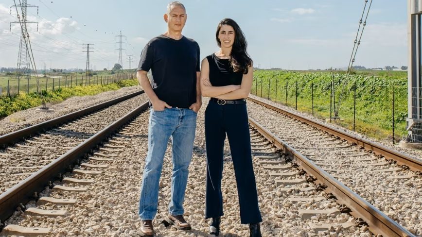 Beyond wires and batteries: Voltify’s new model for freight rail electrification