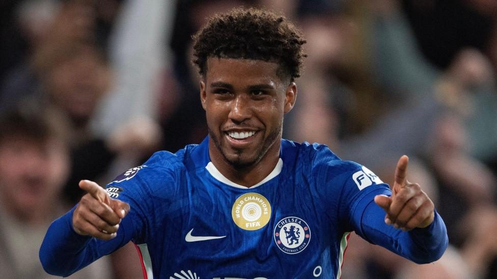 Chelsea's Santos considered as Man Utd look to solve midfield issues