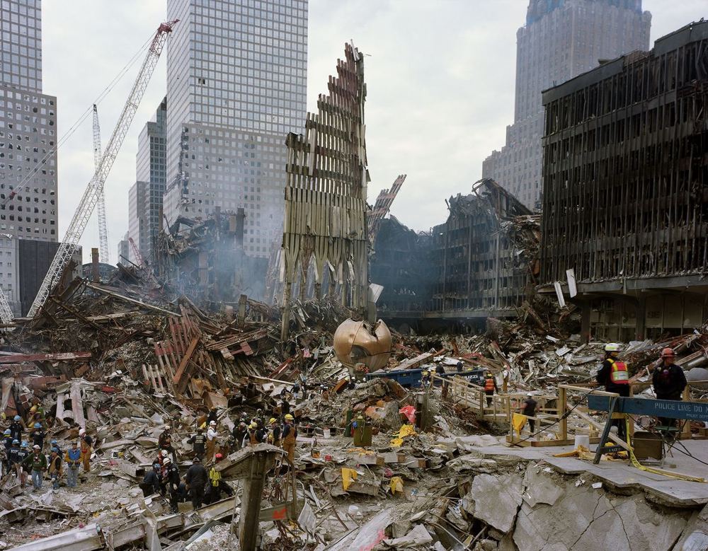 ‘It was a calling’: 25 years after the 11 September attacks, Joel Meyerowitz reflects on his photos of Ground Zero